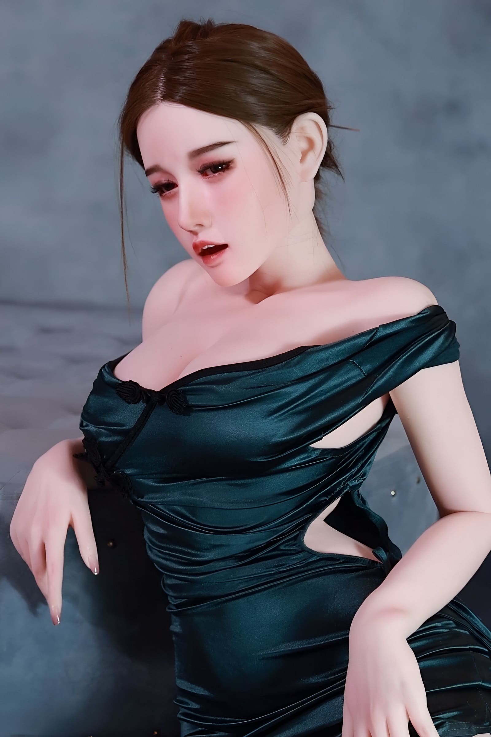 Fuckable open mouthed silicone sex doll